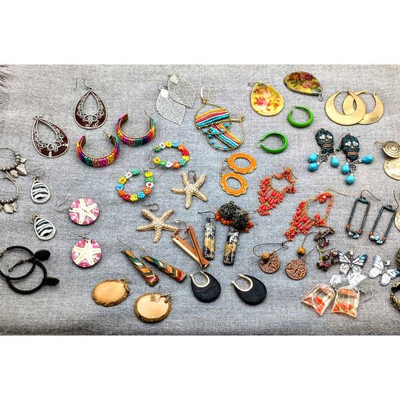 Lot of 29 Pair of Boho Vibe Earrings for Pierced Ears - Picture 1 of 10